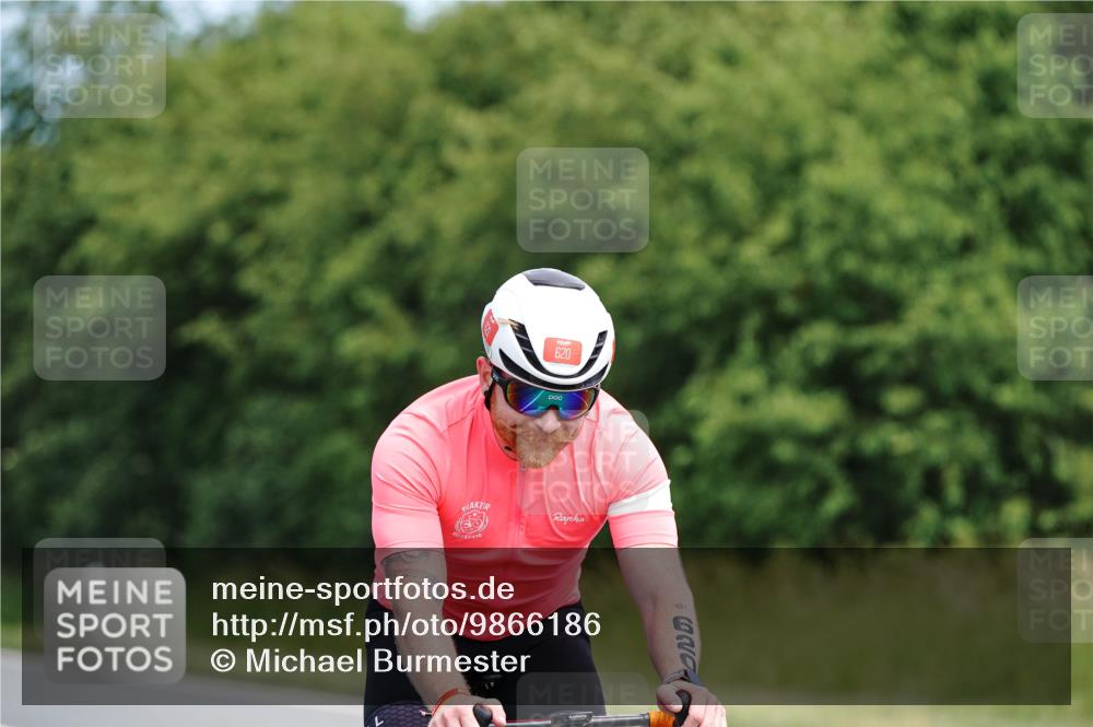 21.06.2026 - Viking Triathlon Michael Burmester http://msf.ph/oto/9866186 21.06.2026 12:04:37 Radfahren 73, 75, 78, 126, 172, 252, 467, 613, 642, 659, 659, 665 meine-sportfotos.de