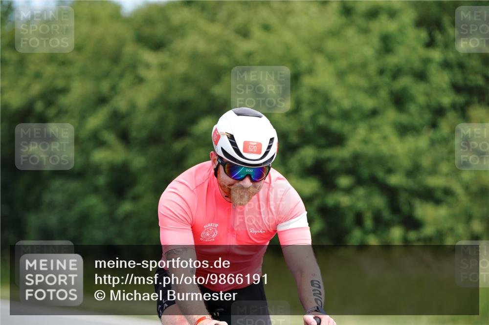 21.06.2026 - Viking Triathlon Michael Burmester http://msf.ph/oto/9866191 21.06.2026 12:04:37 Radfahren 73, 75, 78, 126, 172, 252, 467, 613, 642, 659, 659, 665 meine-sportfotos.de
