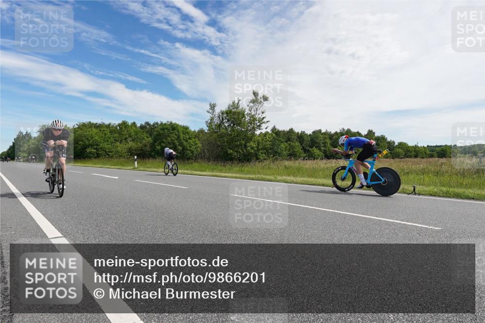 21.06.2026 - Viking Triathlon Michael Burmester http://msf.ph/oto/9866201 21.06.2026 11:24:35 Radfahren 68, 89, 117, 182, 182, 199, 255, 267, 362, 386, 397, 424, 490, 545, 612, 634 meine-sportfotos.de