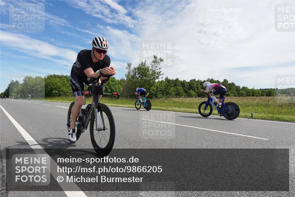 21.06.2026 - Viking Triathlon Michael Burmester http://msf.ph/oto/9866205 21.06.2026 11:24:36 Radfahren 55, 64, 68, 89, 117, 182, 182, 199, 255, 267, 386, 397, 424, 490, 545, 612, 634 meine-sportfotos.de