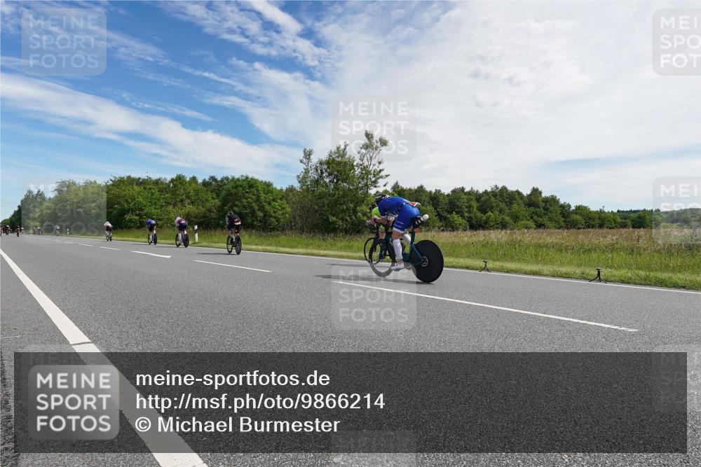 21.06.2026 - Viking Triathlon Michael Burmester http://msf.ph/oto/9866214 21.06.2026 11:24:37 Radfahren 55, 64, 68, 89, 117, 182, 182, 199, 255, 267, 386, 397, 424, 490, 545, 612, 634 meine-sportfotos.de