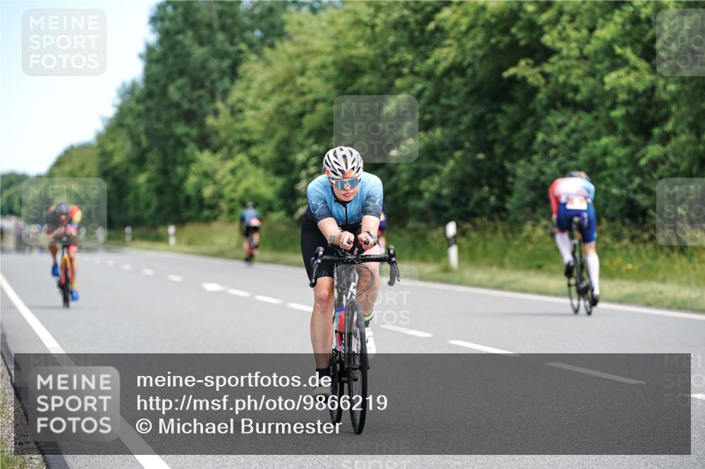 21.06.2026 - Viking Triathlon Michael Burmester http://msf.ph/oto/9866219 21.06.2026 12:05:07 Radfahren 83, 98, 142, 304, 380, 474, 542, 571, 642, 645, 669 meine-sportfotos.de