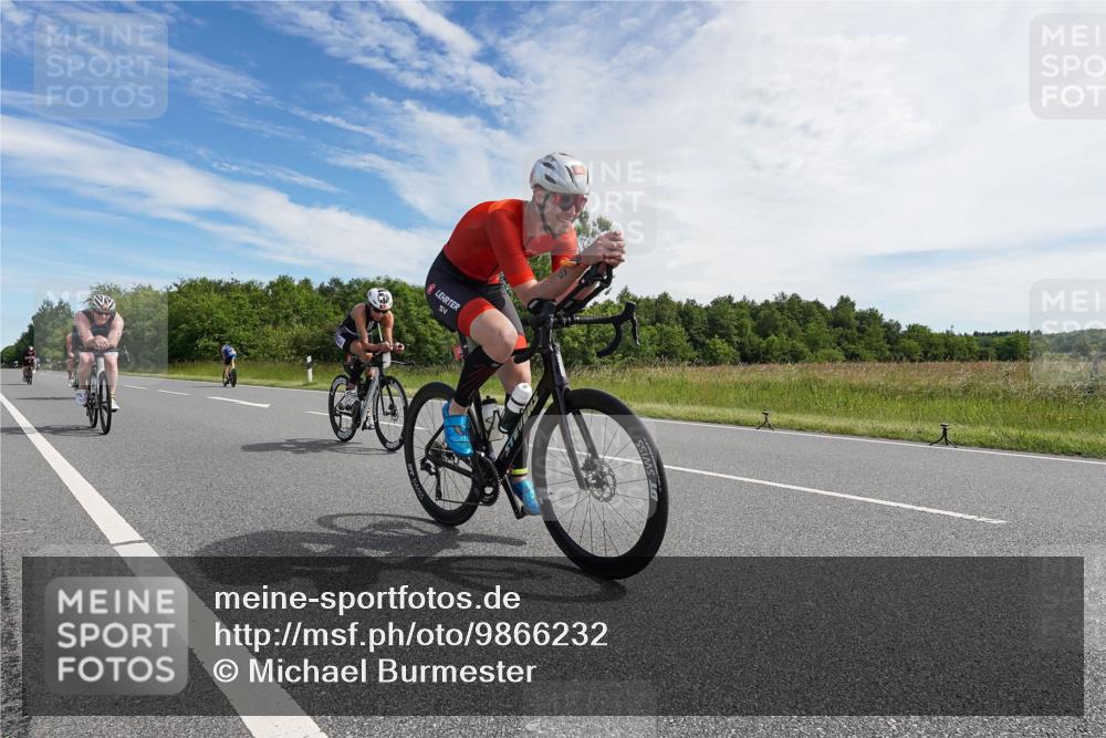 21.06.2026 - Viking Triathlon Michael Burmester http://msf.ph/oto/9866232 21.06.2026 11:24:45 Radfahren 55, 64, 68, 117, 182, 199, 255, 267, 386, 397, 413, 490, 502, 545, 612, 634 meine-sportfotos.de