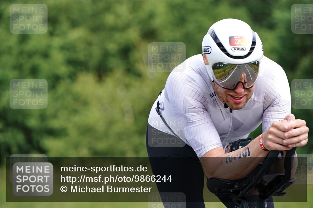 21.06.2026 - Viking Triathlon Michael Burmester http://msf.ph/oto/9866244 21.06.2026 12:05:29 Radfahren 16, 41, 53, 56, 86, 94, 132, 136, 165, 189, 198, 219, 239, 256, 304, 304, 364, 382, 407, 429, 442, 456, 474, 546, 571, 634, 668 meine-sportfotos.de