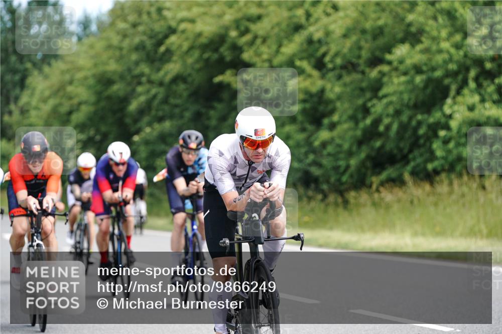21.06.2026 - Viking Triathlon Michael Burmester http://msf.ph/oto/9866249 21.06.2026 12:05:30 Radfahren 16, 41, 53, 56, 86, 94, 132, 136, 165, 189, 198, 219, 239, 256, 304, 364, 382, 407, 429, 442, 456, 474, 546, 571, 634, 668 meine-sportfotos.de