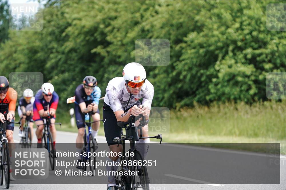 21.06.2026 - Viking Triathlon Michael Burmester http://msf.ph/oto/9866251 21.06.2026 12:05:30 Radfahren 16, 41, 53, 56, 86, 94, 132, 136, 165, 189, 198, 219, 239, 256, 304, 364, 382, 407, 429, 442, 456, 474, 546, 571, 634, 668 meine-sportfotos.de