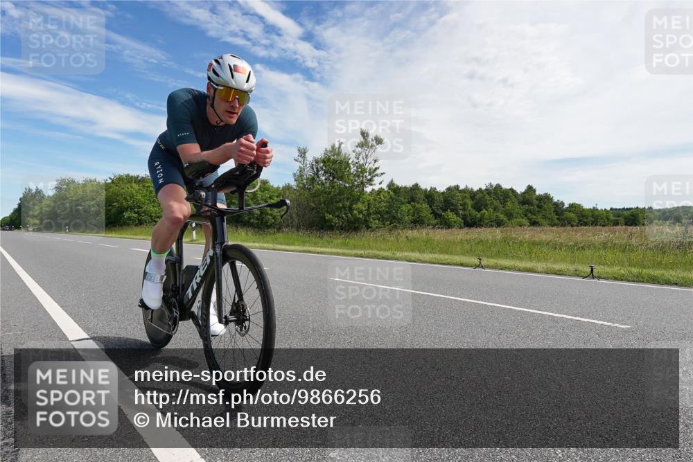 21.06.2026 - Viking Triathlon Michael Burmester http://msf.ph/oto/9866256 21.06.2026 11:24:53 Radfahren 55, 55, 64, 68, 182, 199, 255, 386, 413, 413, 502, 515, 545 meine-sportfotos.de