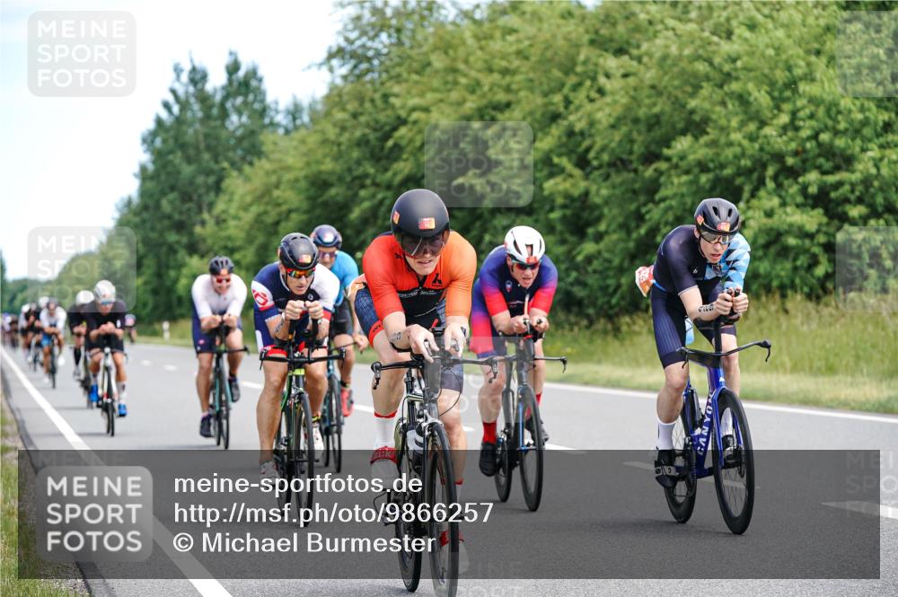 21.06.2026 - Viking Triathlon Michael Burmester http://msf.ph/oto/9866257 21.06.2026 12:05:31 Radfahren 16, 41, 53, 56, 86, 94, 132, 136, 165, 189, 198, 219, 239, 256, 289, 304, 364, 382, 407, 429, 442, 456, 474, 546, 571, 634, 668 meine-sportfotos.de