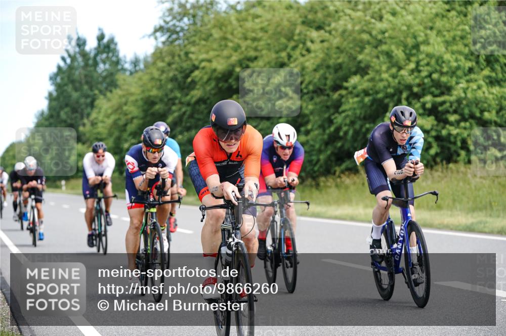 21.06.2026 - Viking Triathlon Michael Burmester http://msf.ph/oto/9866260 21.06.2026 12:05:31 Radfahren 16, 41, 53, 56, 86, 94, 132, 136, 165, 189, 198, 219, 239, 256, 289, 304, 364, 382, 407, 429, 442, 456, 474, 546, 571, 634, 668 meine-sportfotos.de