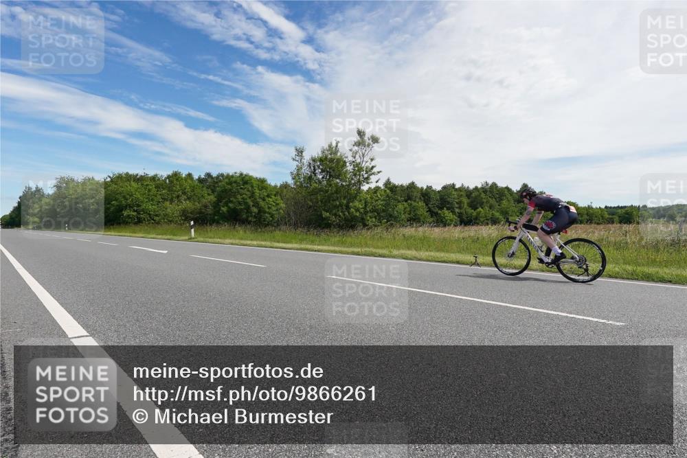 21.06.2026 - Viking Triathlon Michael Burmester http://msf.ph/oto/9866261 21.06.2026 11:25:11 Radfahren 20, 55, 59, 81, 81, 83, 106, 160, 413, 502, 504, 515 meine-sportfotos.de