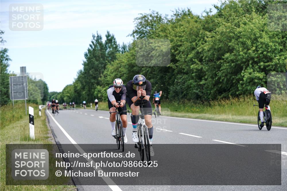 21.06.2026 - Viking Triathlon Michael Burmester http://msf.ph/oto/9866325 21.06.2026 12:05:37 Radfahren 16, 41, 53, 56, 58, 86, 94, 132, 136, 165, 189, 198, 219, 239, 256, 282, 289, 304, 364, 382, 407, 429, 442, 456, 546, 634, 668, 670 meine-sportfotos.de