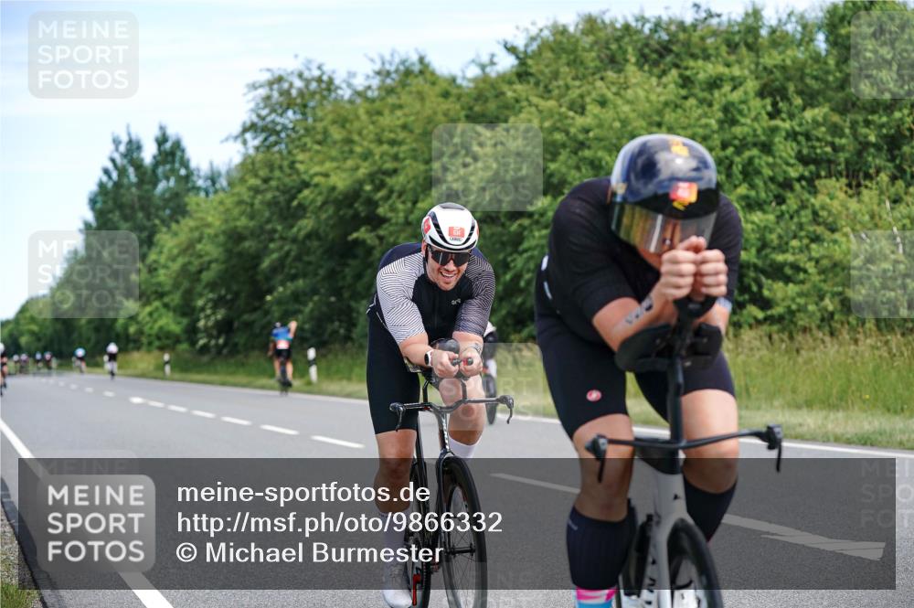 21.06.2026 - Viking Triathlon Michael Burmester http://msf.ph/oto/9866332 21.06.2026 12:05:38 Radfahren 16, 41, 53, 56, 58, 86, 94, 132, 136, 165, 198, 219, 256, 282, 289, 304, 364, 382, 407, 429, 442, 456, 546, 634, 668, 670 meine-sportfotos.de