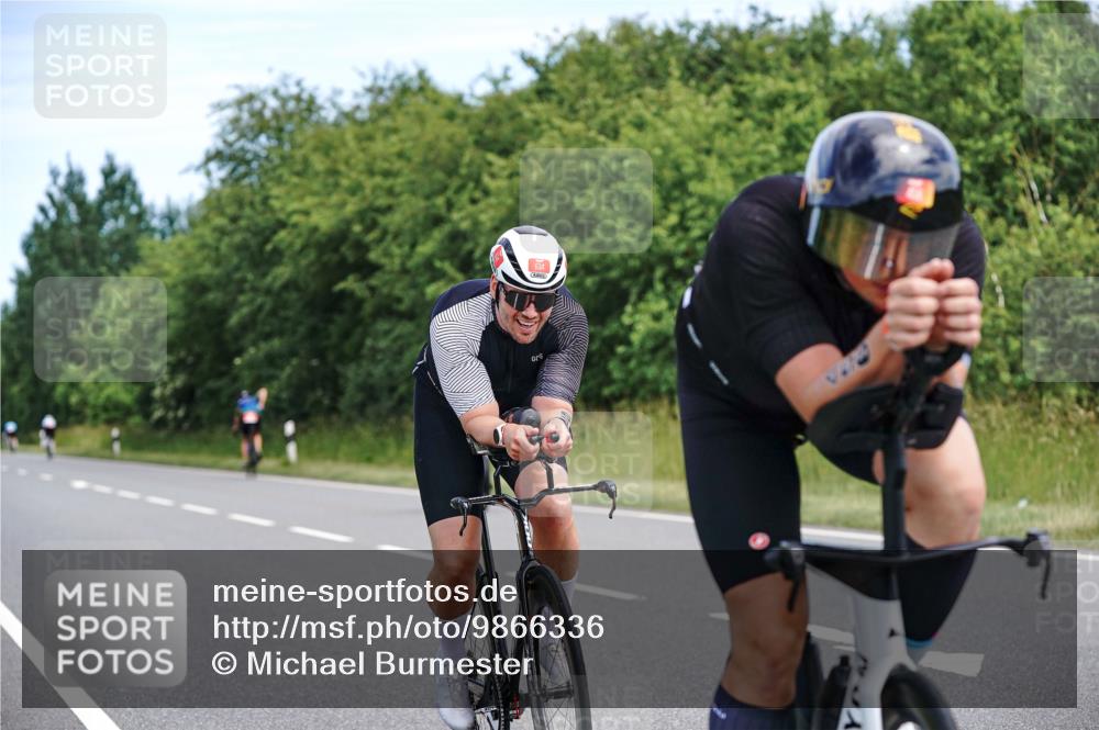 21.06.2026 - Viking Triathlon Michael Burmester http://msf.ph/oto/9866336 21.06.2026 12:05:38 Radfahren 16, 41, 53, 56, 58, 86, 94, 132, 136, 165, 198, 219, 256, 282, 289, 304, 364, 382, 407, 429, 442, 456, 546, 634, 668, 670 meine-sportfotos.de