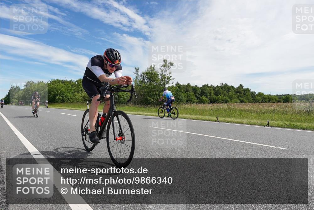 21.06.2026 - Viking Triathlon Michael Burmester http://msf.ph/oto/9866340 21.06.2026 11:26:06 Radfahren 52, 58, 86, 133, 165, 169, 189, 190, 280, 309, 316, 456, 526, 527, 645 meine-sportfotos.de