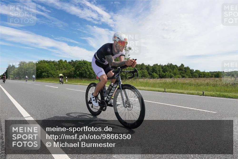 21.06.2026 - Viking Triathlon Michael Burmester http://msf.ph/oto/9866350 21.06.2026 11:26:11 Radfahren 52, 58, 86, 133, 133, 165, 169, 190, 280, 316, 526, 527, 546, 645 meine-sportfotos.de