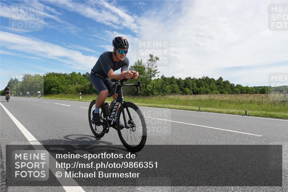 21.06.2026 - Viking Triathlon Michael Burmester http://msf.ph/oto/9866351 21.06.2026 11:26:13 Radfahren 52, 58, 86, 133, 133, 165, 169, 190, 280, 316, 526, 527, 546, 645 meine-sportfotos.de