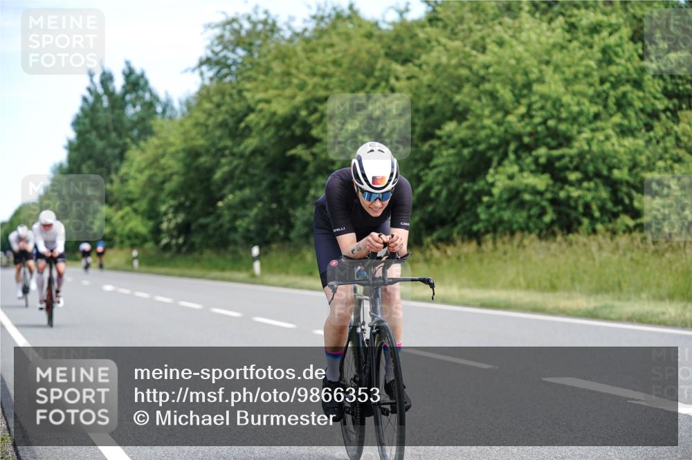 21.06.2026 - Viking Triathlon Michael Burmester http://msf.ph/oto/9866353 21.06.2026 12:05:45 Radfahren 16, 56, 58, 165, 198, 256, 282, 289, 382, 546, 625, 670 meine-sportfotos.de