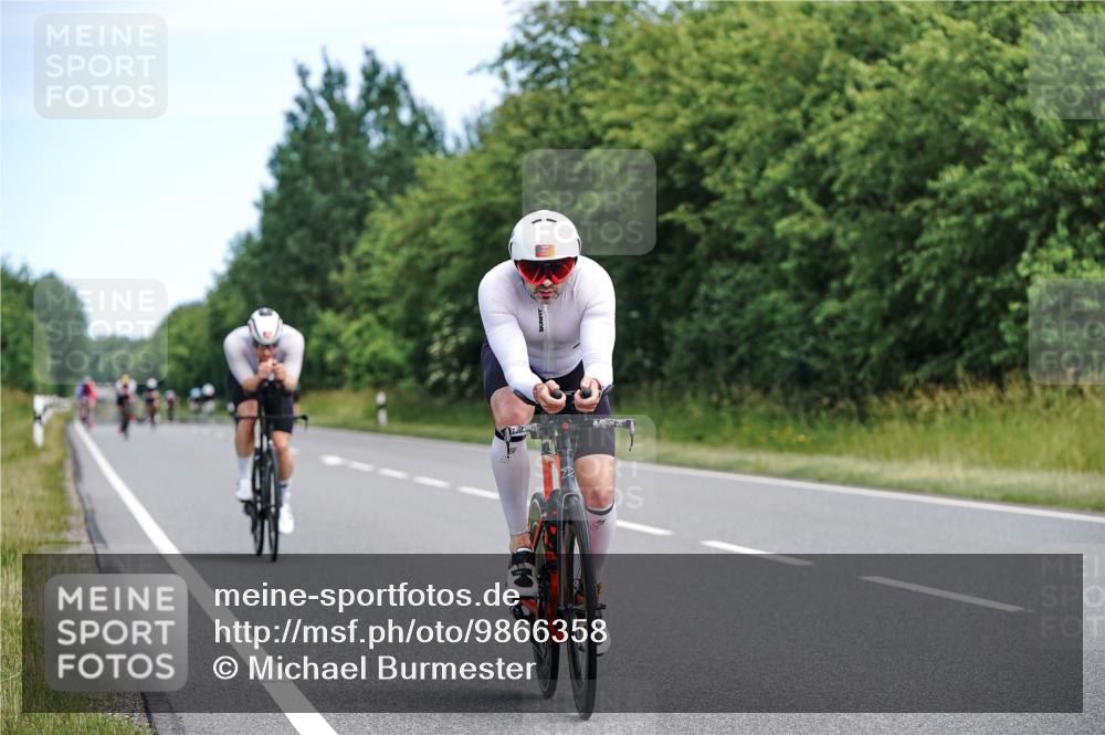 21.06.2026 - Viking Triathlon Michael Burmester http://msf.ph/oto/9866358 21.06.2026 12:05:47 Radfahren 16, 56, 58, 165, 256, 282, 289, 382, 546, 625, 670 meine-sportfotos.de