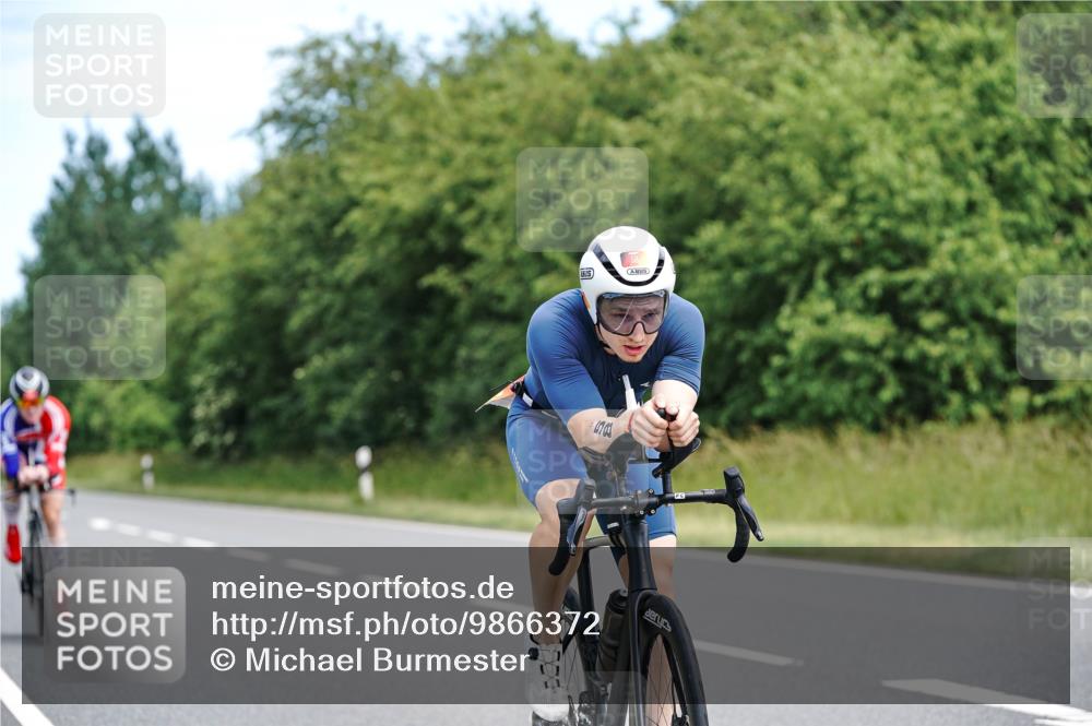21.06.2026 - Viking Triathlon Michael Burmester http://msf.ph/oto/9866372 21.06.2026 12:05:58 Radfahren 26, 38, 58, 282, 289, 532, 625, 670 meine-sportfotos.de