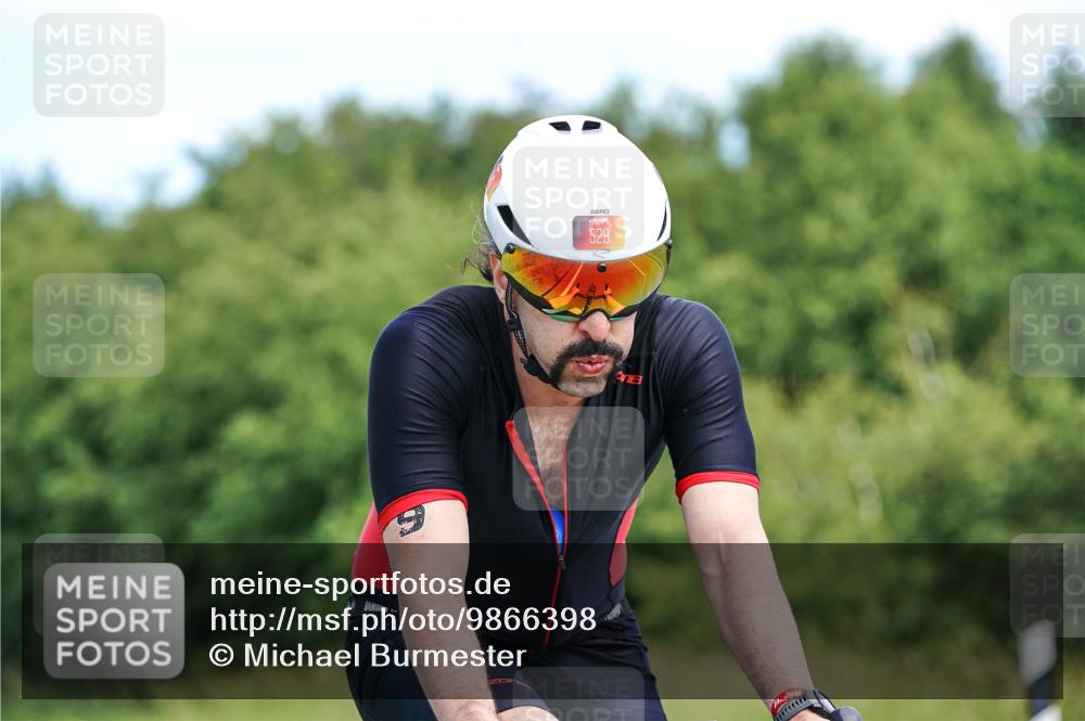 21.06.2026 - Viking Triathlon Michael Burmester http://msf.ph/oto/9866398 21.06.2026 12:06:41 Radfahren 55, 237, 365, 495, 529, 541, 556 meine-sportfotos.de