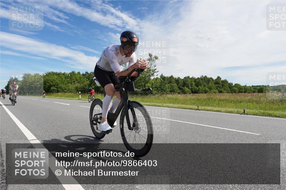 21.06.2026 - Viking Triathlon Michael Burmester http://msf.ph/oto/9866403 21.06.2026 11:26:59 Radfahren 41, 63, 65, 74, 94, 103, 111, 162, 211, 266, 270, 344, 348, 387, 460, 569, 608, 668 meine-sportfotos.de