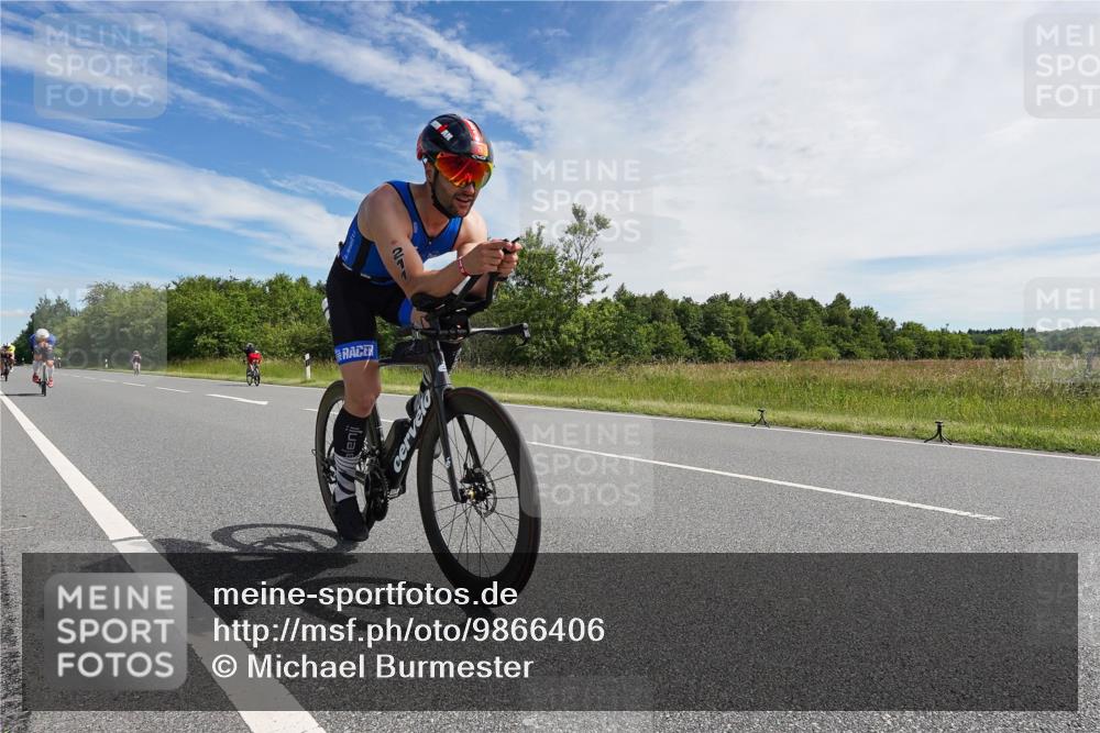 21.06.2026 - Viking Triathlon Michael Burmester http://msf.ph/oto/9866406 21.06.2026 11:27:01 Radfahren 41, 44, 63, 65, 74, 74, 94, 103, 111, 162, 163, 211, 266, 270, 275, 344, 348, 387, 411, 460, 522, 569, 608, 668 meine-sportfotos.de