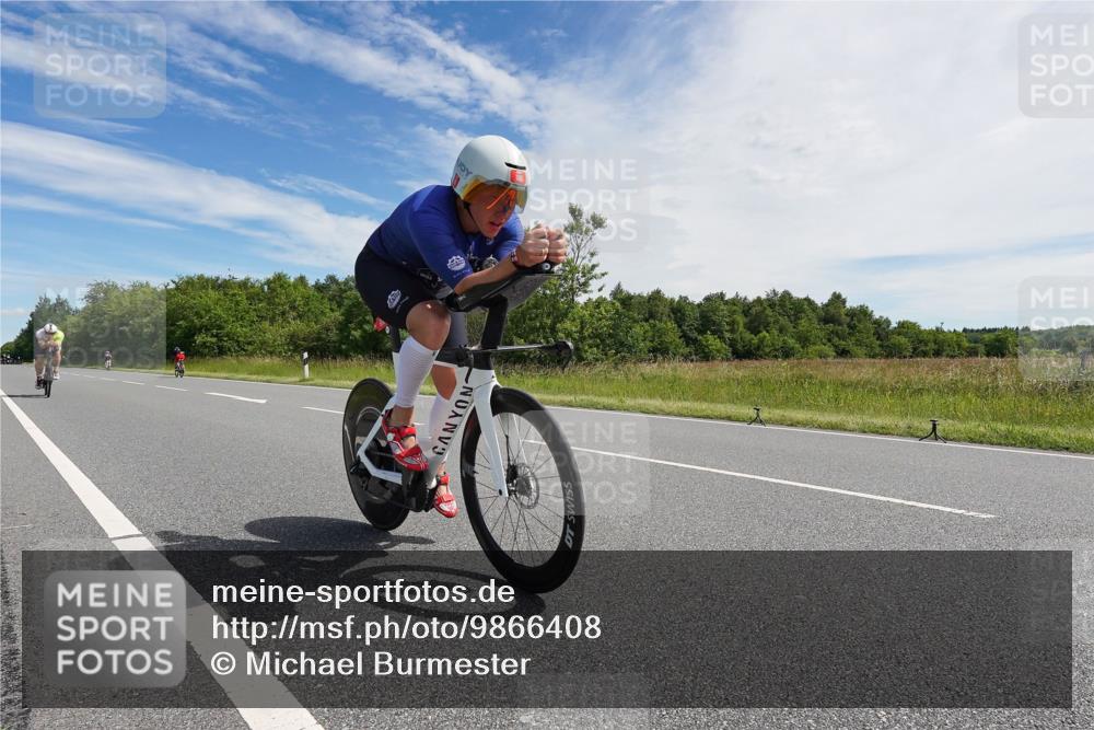 21.06.2026 - Viking Triathlon Michael Burmester http://msf.ph/oto/9866408 21.06.2026 11:27:02 Radfahren 41, 44, 63, 65, 74, 74, 94, 103, 111, 162, 163, 211, 266, 270, 275, 344, 348, 387, 411, 460, 522, 569, 608, 651, 668 meine-sportfotos.de