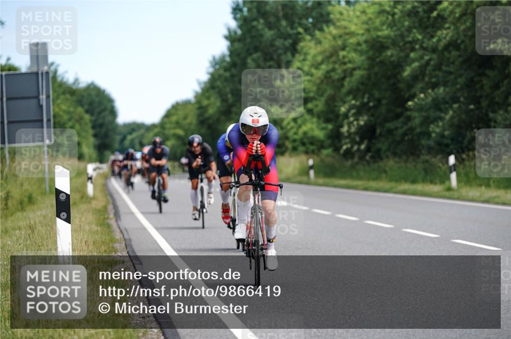 21.06.2026 - Viking Triathlon Michael Burmester http://msf.ph/oto/9866419 21.06.2026 12:07:14 Radfahren 44, 60, 118, 163, 166, 212, 245, 267, 316, 348, 387, 419, 562, 608, 615 meine-sportfotos.de