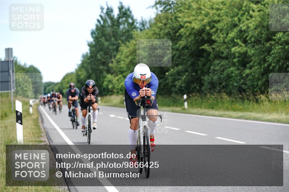 21.06.2026 - Viking Triathlon Michael Burmester http://msf.ph/oto/9866425 21.06.2026 12:07:16 Radfahren 44, 60, 118, 163, 166, 212, 245, 267, 316, 348, 387, 419, 562, 608, 615 meine-sportfotos.de