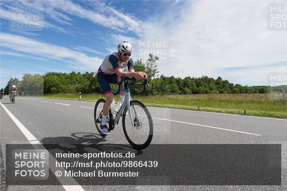 21.06.2026 - Viking Triathlon Michael Burmester http://msf.ph/oto/9866439 21.06.2026 11:27:20 Radfahren 44, 63, 74, 87, 94, 111, 154, 162, 163, 166, 227, 266, 275, 411, 484, 522, 567, 649, 651, 665, 668 meine-sportfotos.de