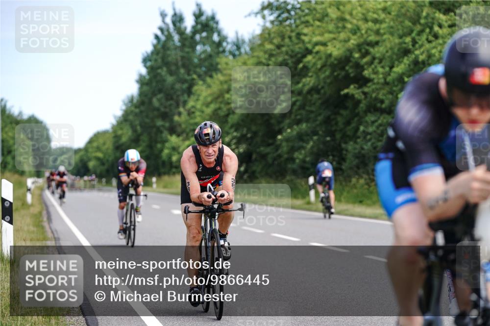 21.06.2026 - Viking Triathlon Michael Burmester http://msf.ph/oto/9866445 21.06.2026 12:07:23 Radfahren 44, 97, 118, 163, 166, 226, 245, 267, 316, 387, 419, 562, 562, 608 meine-sportfotos.de