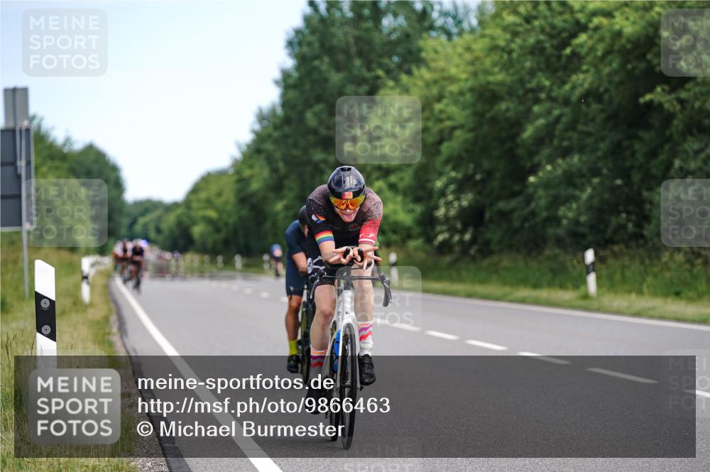 21.06.2026 - Viking Triathlon Michael Burmester http://msf.ph/oto/9866463 21.06.2026 12:07:34 Radfahren 44, 90, 97, 118, 163, 211, 226, 245, 245, 422, 562, 562, 621 meine-sportfotos.de