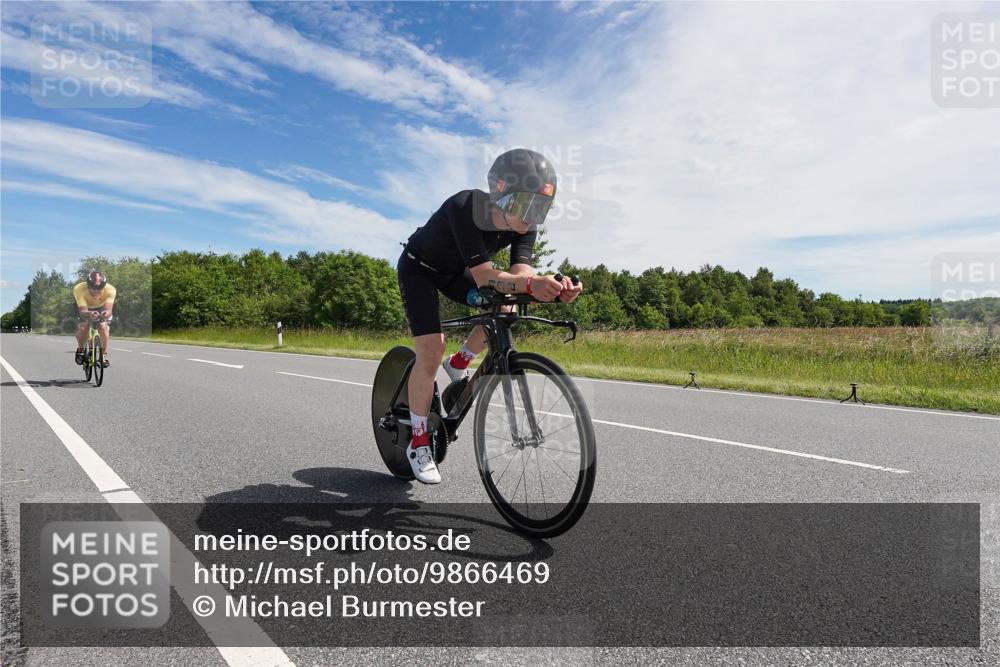 21.06.2026 - Viking Triathlon Michael Burmester http://msf.ph/oto/9866469 21.06.2026 11:27:53 Radfahren 38, 72, 122, 186, 315, 357, 357, 417, 422, 438, 450, 513, 670 meine-sportfotos.de