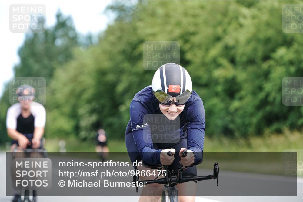 21.06.2026 - Viking Triathlon Michael Burmester http://msf.ph/oto/9866475 21.06.2026 12:07:46 Radfahren 24, 90, 97, 211, 226, 245, 259, 269, 335, 422, 545, 562, 621, 622 meine-sportfotos.de