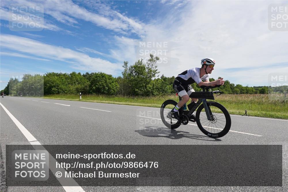 21.06.2026 - Viking Triathlon Michael Burmester http://msf.ph/oto/9866476 21.06.2026 11:27:55 Radfahren 38, 72, 95, 122, 186, 315, 357, 357, 417, 422, 438, 450, 513, 670 meine-sportfotos.de
