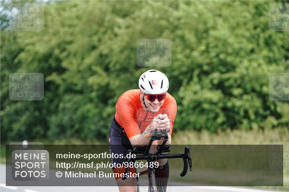 21.06.2026 - Viking Triathlon Michael Burmester http://msf.ph/oto/9866489 21.06.2026 12:08:02 Radfahren 24, 259, 269, 305, 335, 410, 411, 490, 545, 622, 622 meine-sportfotos.de