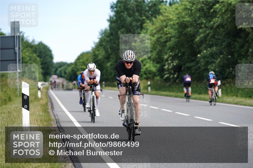 21.06.2026 - Viking Triathlon Michael Burmester http://msf.ph/oto/9866499 21.06.2026 12:08:17 Radfahren 37, 138, 295, 305, 410, 411, 490, 622, 652 meine-sportfotos.de