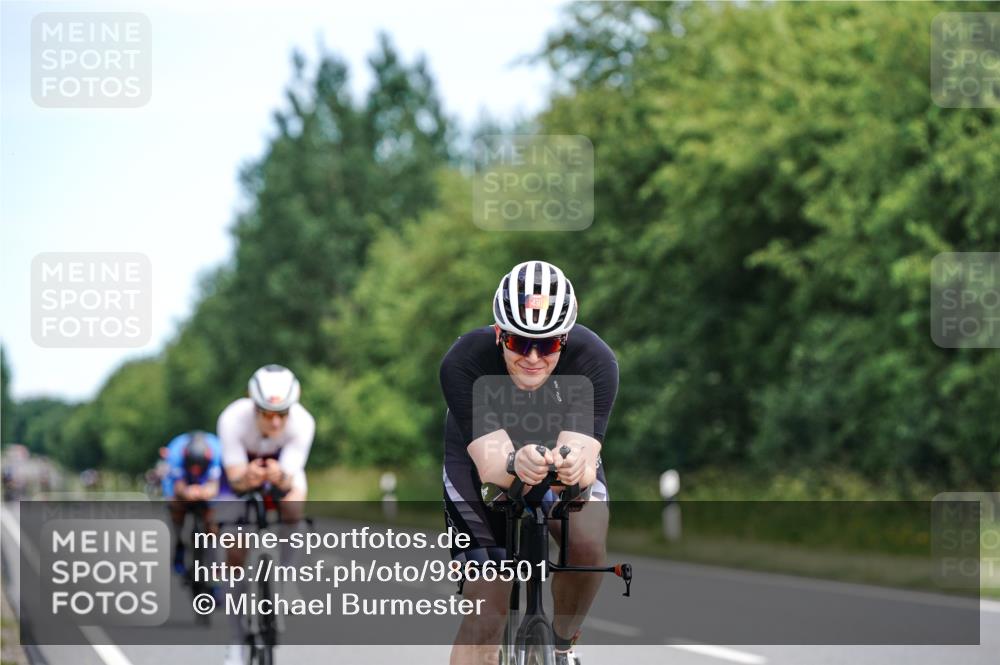 21.06.2026 - Viking Triathlon Michael Burmester http://msf.ph/oto/9866501 21.06.2026 12:08:18 Radfahren 37, 138, 295, 305, 410, 411, 490, 622, 652 meine-sportfotos.de