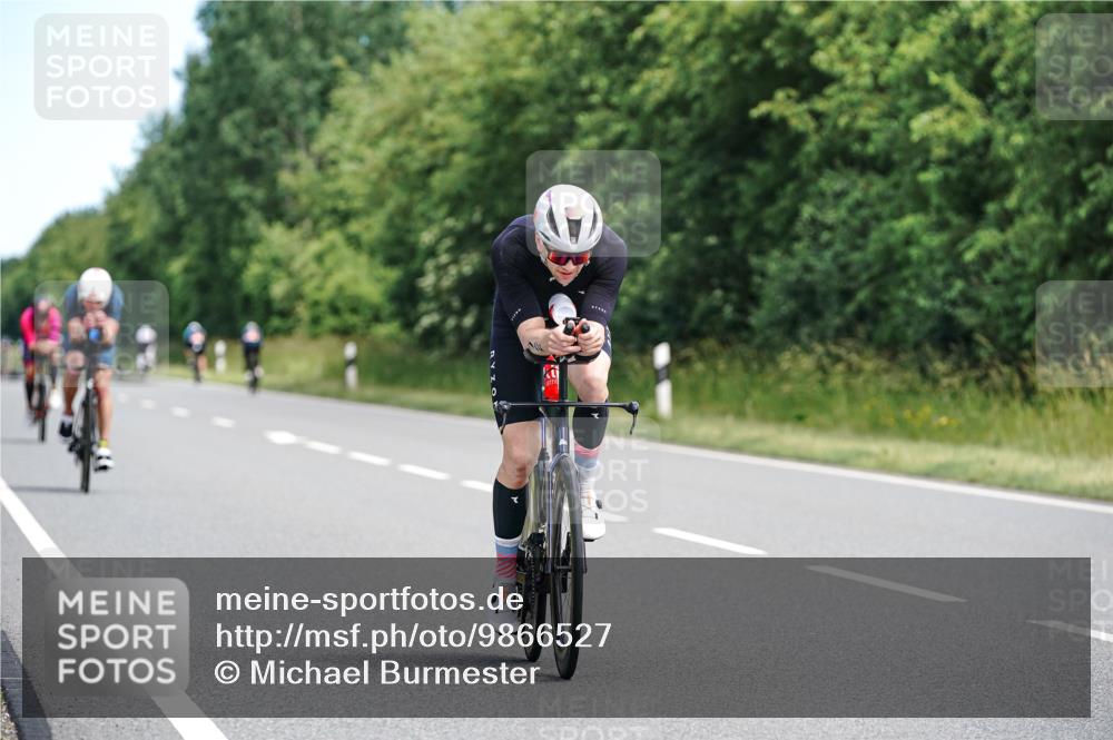 21.06.2026 - Viking Triathlon Michael Burmester http://msf.ph/oto/9866527 21.06.2026 12:08:56 Radfahren 63, 68, 72, 84, 104, 115, 123, 162, 180, 181, 181, 224, 359, 370, 370, 409, 427, 427, 500 meine-sportfotos.de