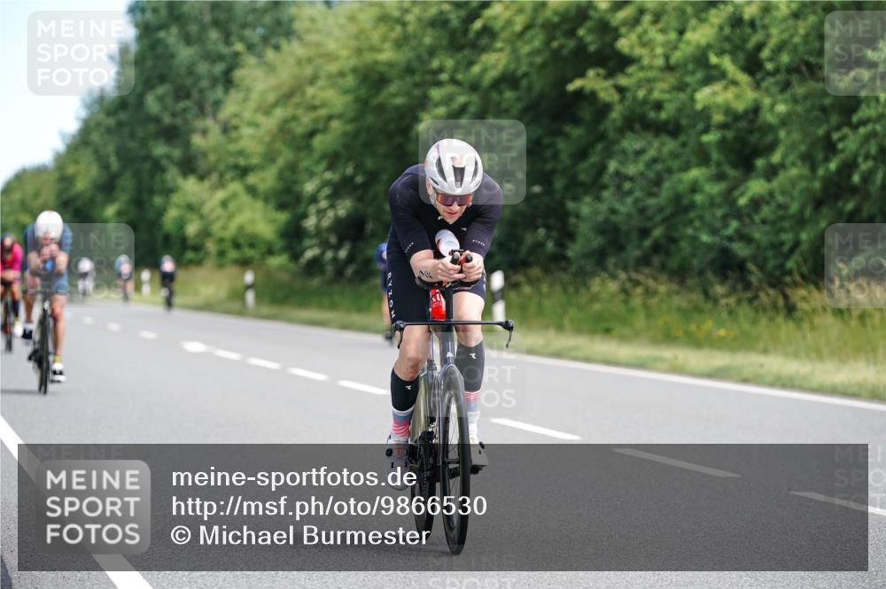 21.06.2026 - Viking Triathlon Michael Burmester http://msf.ph/oto/9866530 21.06.2026 12:08:57 Radfahren 63, 72, 84, 104, 115, 123, 162, 180, 181, 181, 224, 359, 370, 370, 409, 427, 500 meine-sportfotos.de