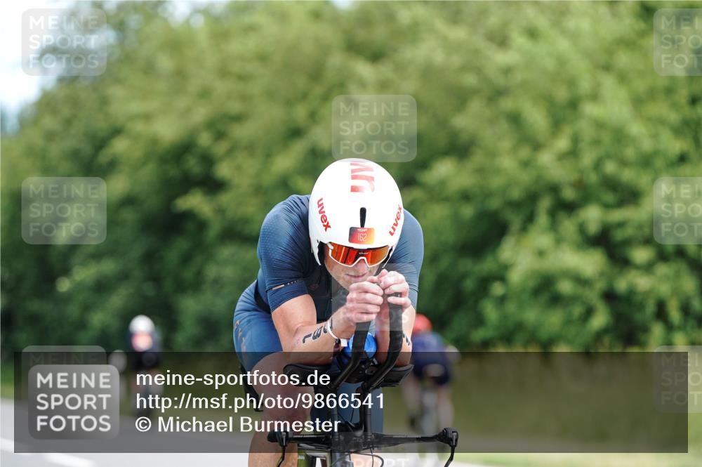 21.06.2026 - Viking Triathlon Michael Burmester http://msf.ph/oto/9866541 21.06.2026 12:09:00 Radfahren 9, 63, 72, 84, 104, 109, 115, 123, 145, 162, 180, 181, 181, 224, 359, 370, 409, 427, 446, 500, 612, 626 meine-sportfotos.de
