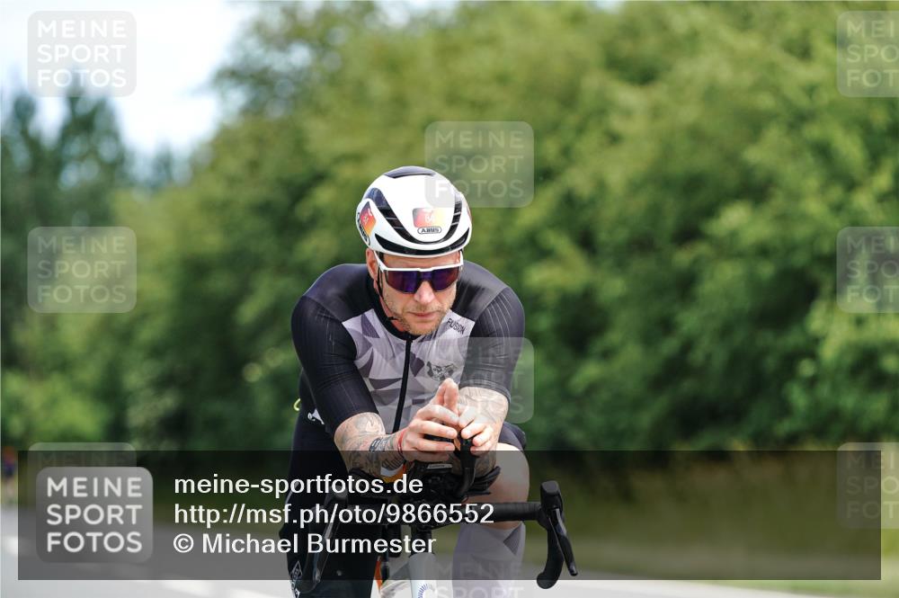 21.06.2026 - Viking Triathlon Michael Burmester http://msf.ph/oto/9866552 21.06.2026 12:09:10 Radfahren 9, 20, 27, 84, 104, 109, 115, 115, 145, 180, 181, 181, 359, 383, 416, 446, 500, 612, 626 meine-sportfotos.de