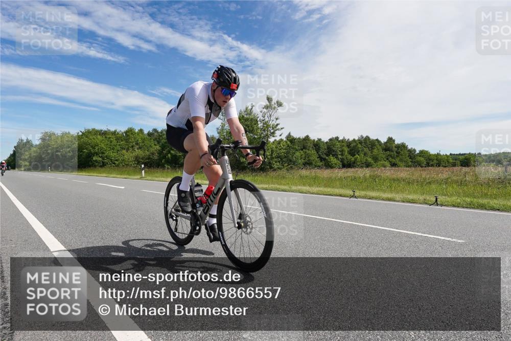21.06.2026 - Viking Triathlon Michael Burmester http://msf.ph/oto/9866557 21.06.2026 11:29:13 Radfahren 253, 253, 286, 459, 552, 616, 619, 631, 660 meine-sportfotos.de