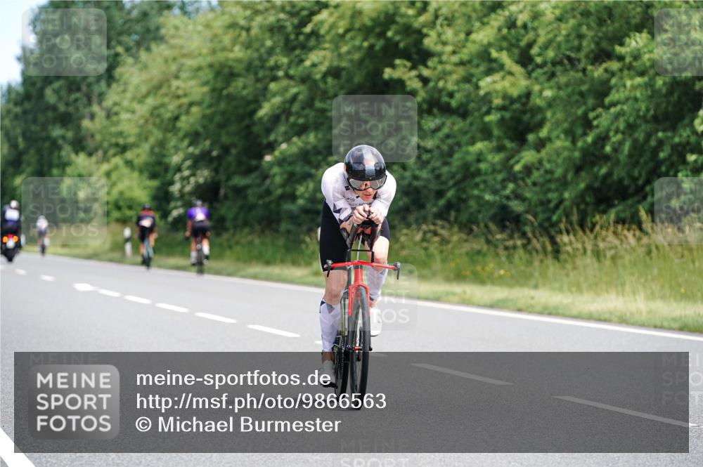 21.06.2026 - Viking Triathlon Michael Burmester http://msf.ph/oto/9866563 21.06.2026 12:09:21 Radfahren 9, 20, 20, 27, 104, 109, 115, 145, 180, 181, 383, 386, 416, 416, 446, 500, 612, 626 meine-sportfotos.de