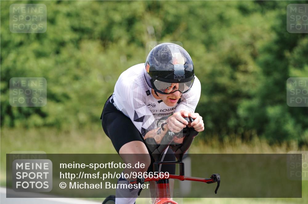 21.06.2026 - Viking Triathlon Michael Burmester http://msf.ph/oto/9866569 21.06.2026 12:09:22 Radfahren 9, 20, 20, 27, 104, 109, 115, 145, 180, 181, 383, 386, 416, 416, 446, 612, 626 meine-sportfotos.de