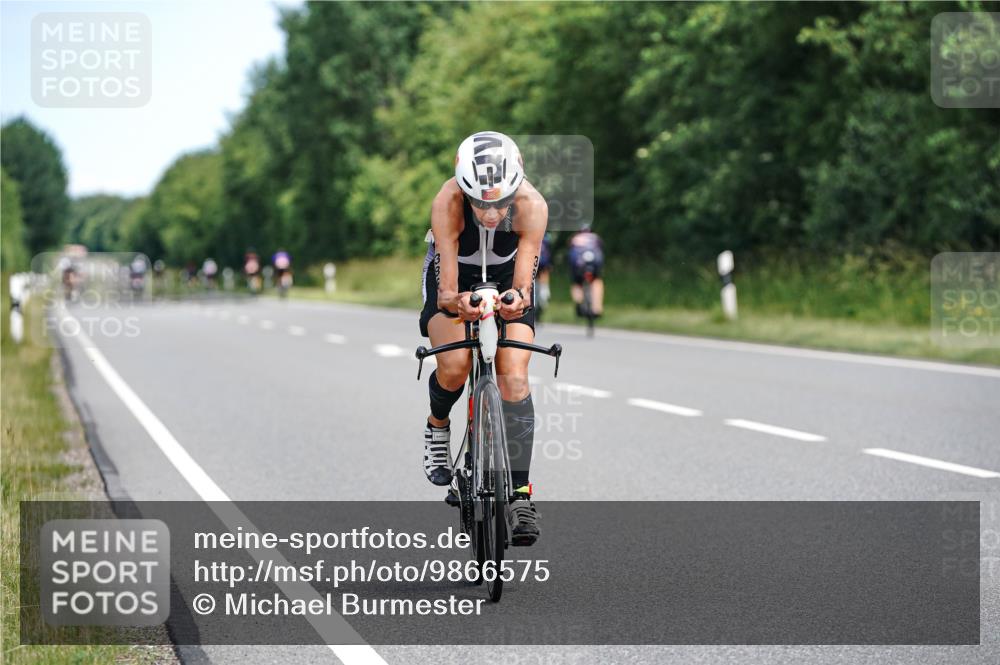 21.06.2026 - Viking Triathlon Michael Burmester http://msf.ph/oto/9866575 21.06.2026 12:09:32 Radfahren 20, 20, 27, 185, 378, 386, 416, 416, 438 meine-sportfotos.de