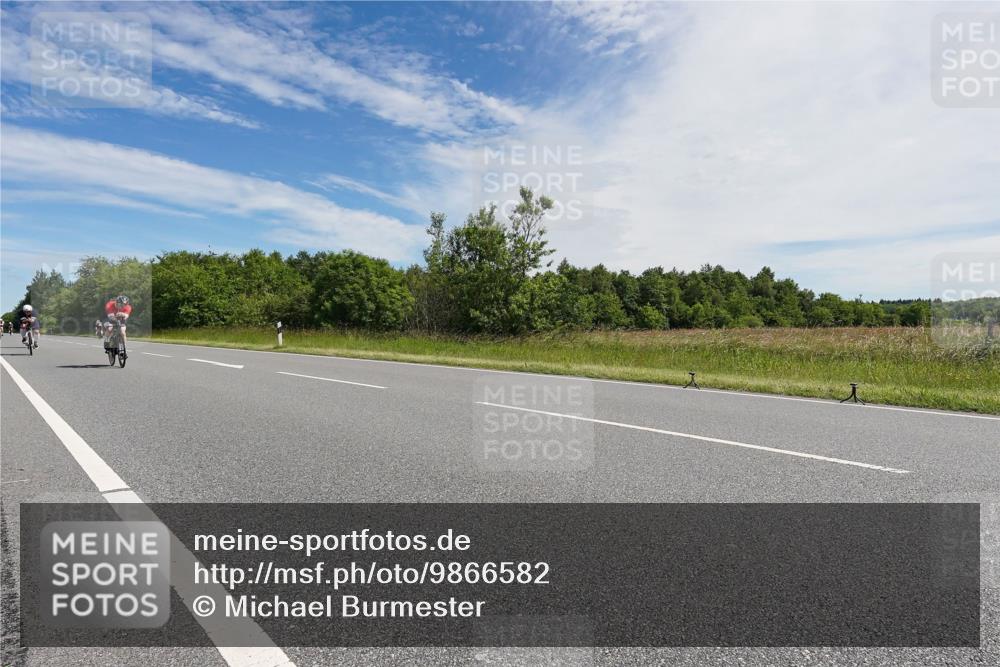 21.06.2026 - Viking Triathlon Michael Burmester http://msf.ph/oto/9866582 21.06.2026 11:29:57 Radfahren 34, 45, 125, 150, 167, 188, 220, 300, 327, 340, 356, 464, 519, 601, 615, 656, 663 meine-sportfotos.de