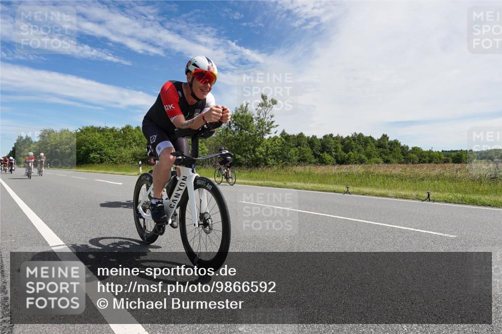 21.06.2026 - Viking Triathlon Michael Burmester http://msf.ph/oto/9866592 21.06.2026 11:30:02 Radfahren 34, 45, 125, 127, 150, 167, 188, 220, 300, 327, 333, 340, 356, 464, 519, 601, 615, 646, 656, 663 meine-sportfotos.de