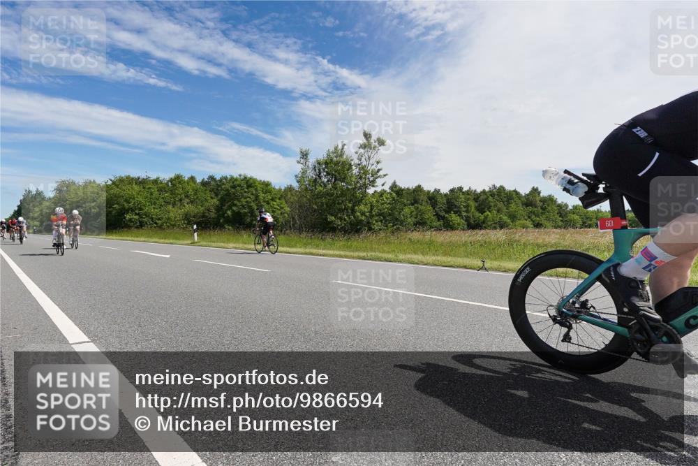 21.06.2026 - Viking Triathlon Michael Burmester http://msf.ph/oto/9866594 21.06.2026 11:30:03 Radfahren 27, 34, 45, 125, 127, 167, 188, 220, 300, 327, 333, 340, 356, 464, 519, 601, 610, 615, 646, 656, 663 meine-sportfotos.de