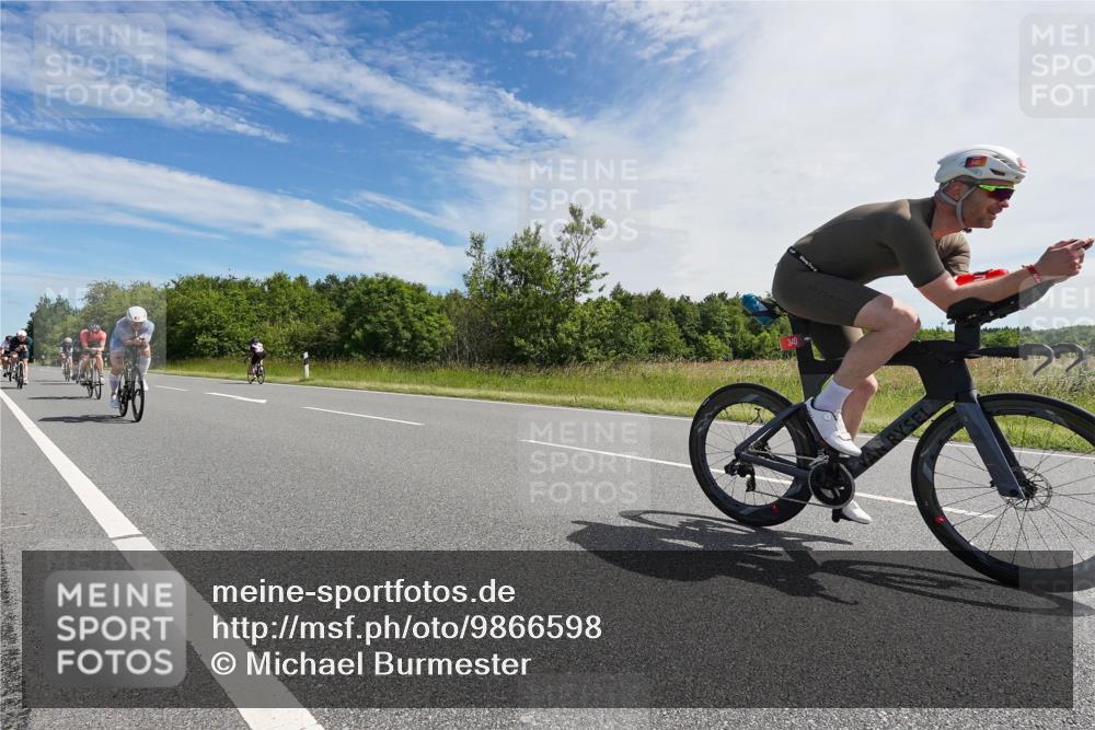21.06.2026 - Viking Triathlon Michael Burmester http://msf.ph/oto/9866598 21.06.2026 11:30:04 Radfahren 27, 34, 45, 125, 127, 167, 188, 220, 300, 327, 333, 340, 356, 464, 519, 601, 610, 615, 646, 656, 663 meine-sportfotos.de